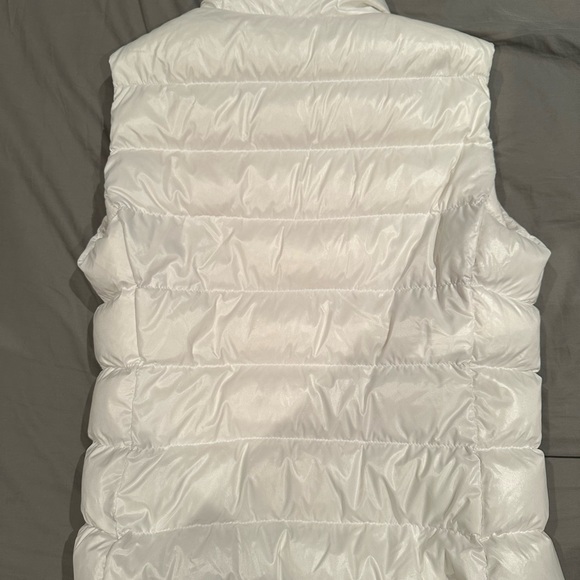 ❌Sold❌ Authentic Moncler women down vest - Picture 3 of 8